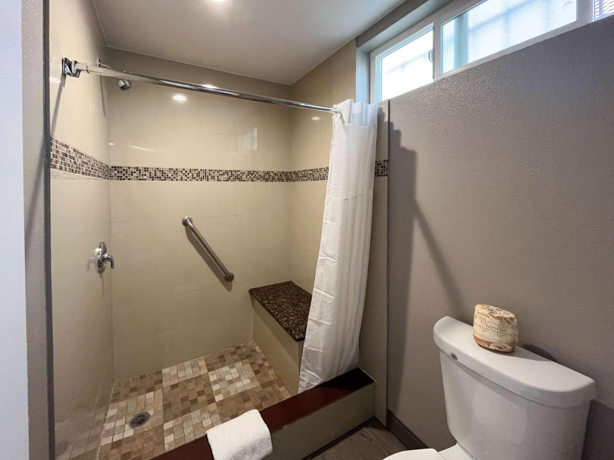 6 - Los Angeles, Ca Hotel 2*