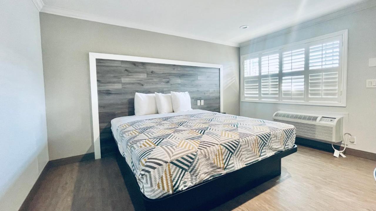 6 - Angeles, Ca 2*