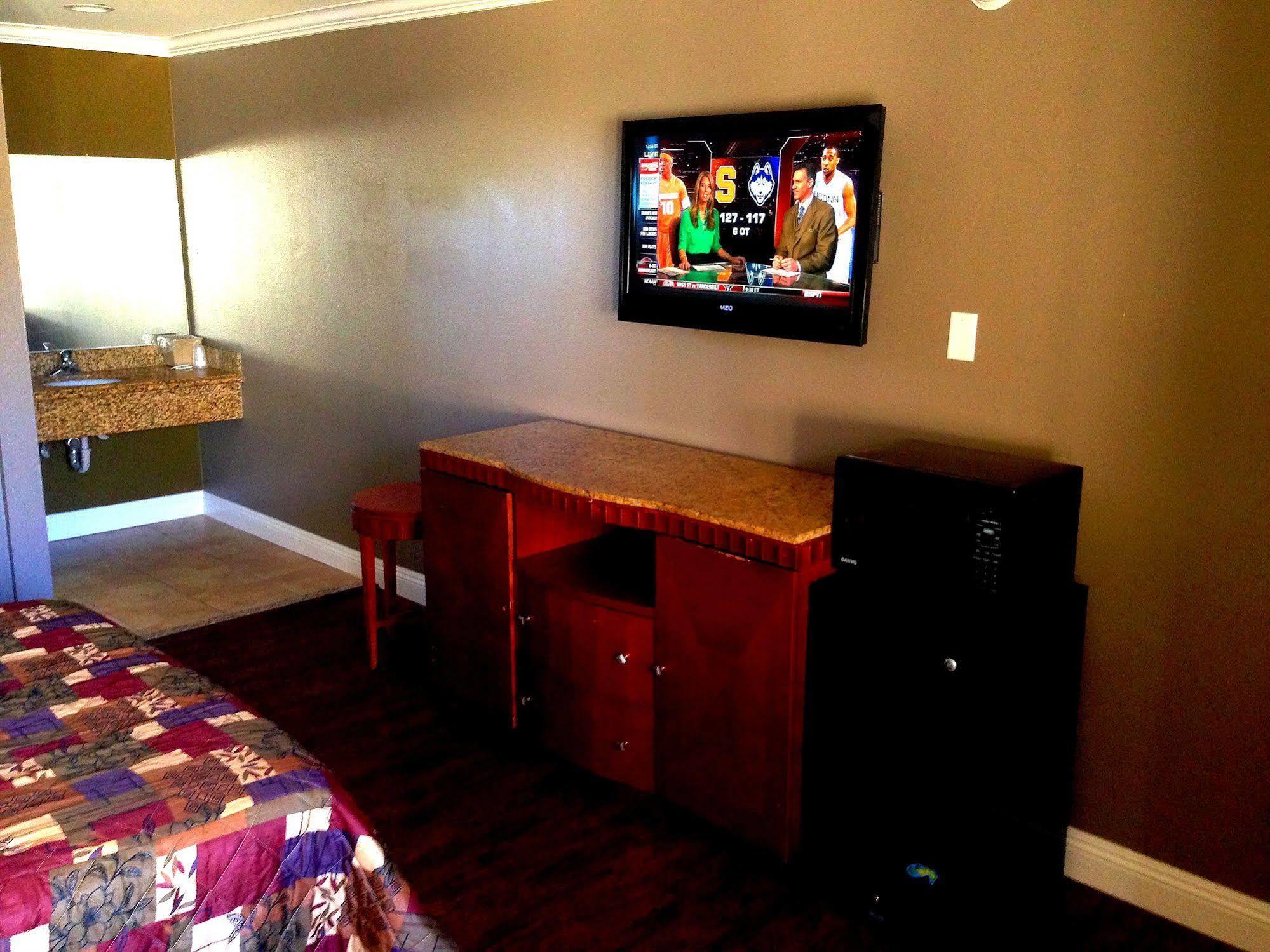 6 - Los Angeles, Ca Hotel